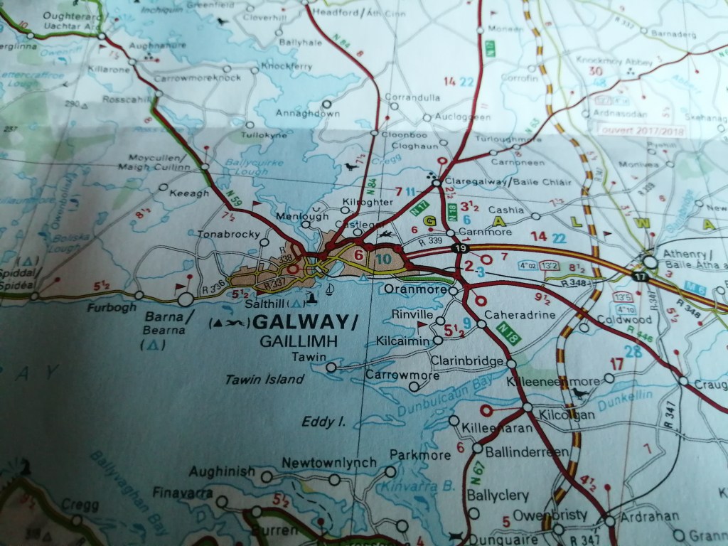 It’s Tom Cruise on accordion!